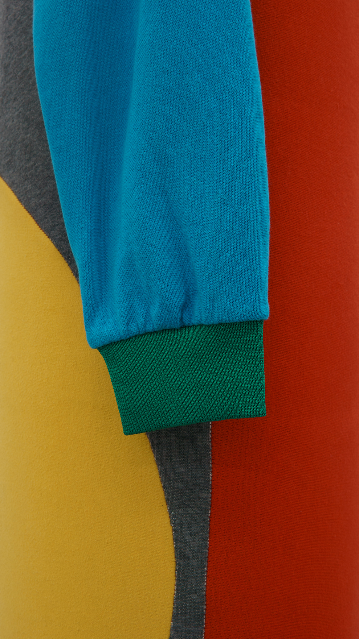 , 2017, medium density polyurethane foam (30 kg/m3), patchwork (cotton hoodie), Dictionnaire de L'Art Contemporain (Larousse, 1965), 120 x Ø 30 cm, , unique artwork, Photo: YAP Studio, Collection FRAC Limousin, Limoges, France